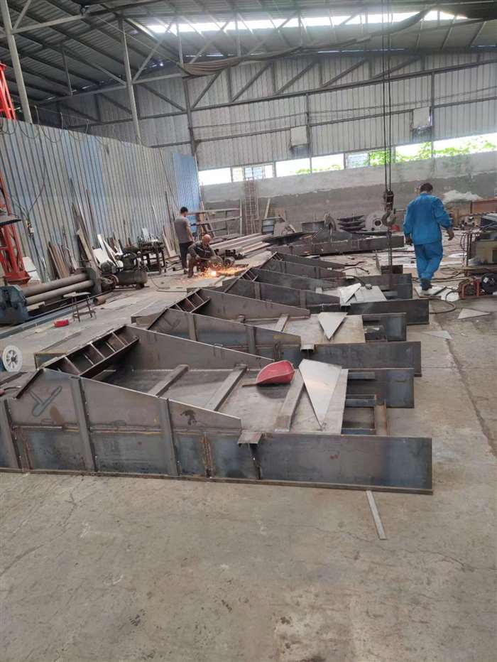 生產(chǎn)車間一直在加班加點生產(chǎn)制作各種設(shè)備，歡迎咨詢下單！