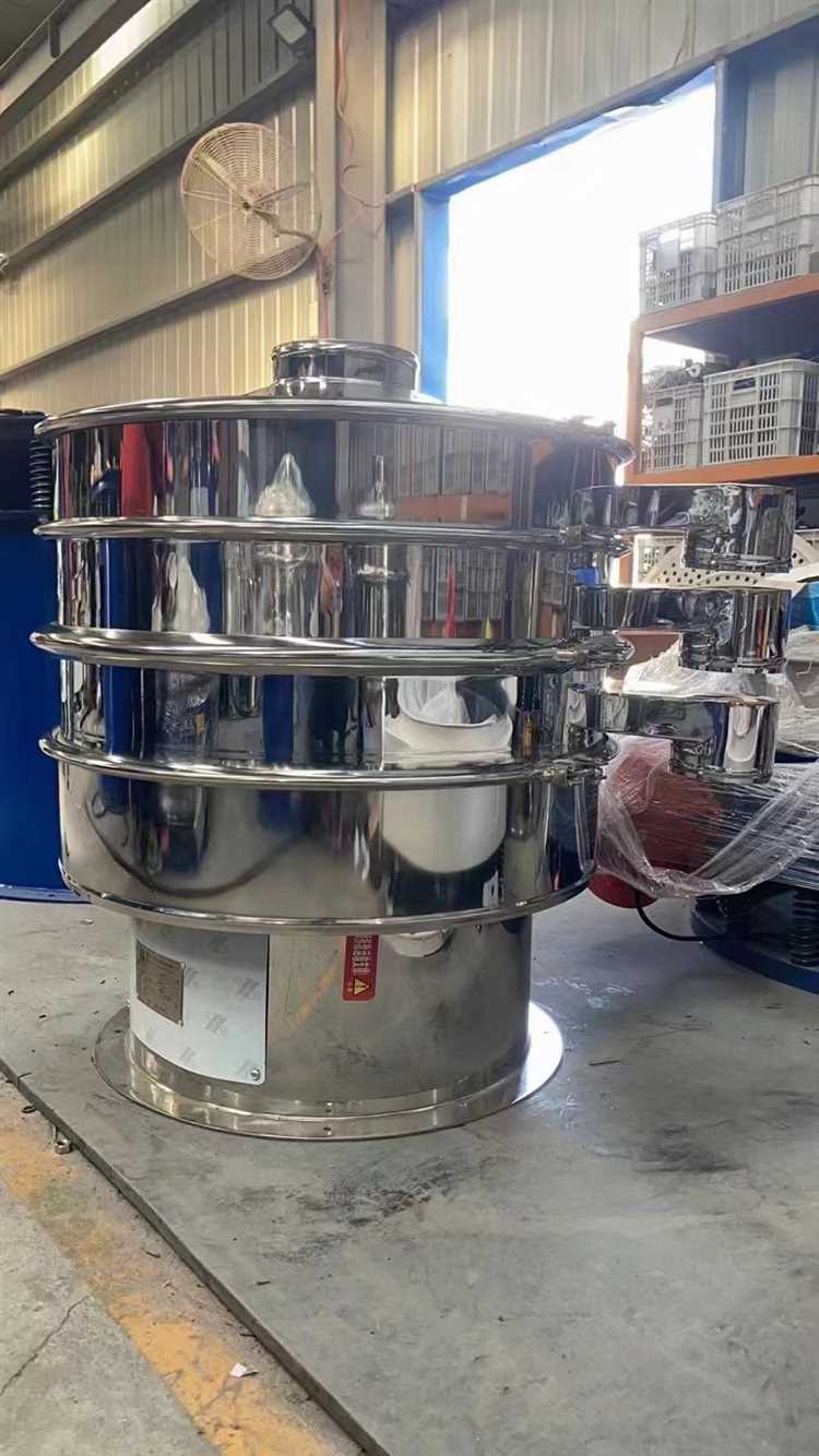 直線篩、概率篩、旋振篩、超聲波振動(dòng)篩等緊張有序的生產(chǎn)制作中