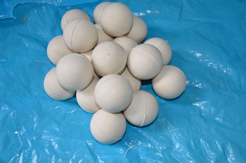 振動篩中彈跳球的有什么作用？