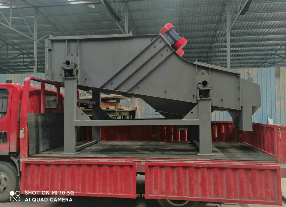 濟(jì)寧的宋經(jīng)理訂購的康振機(jī)械振動篩于昨天由德邦物流發(fā)出,預(yù)計(jì)三天后到達(dá),請注意查收