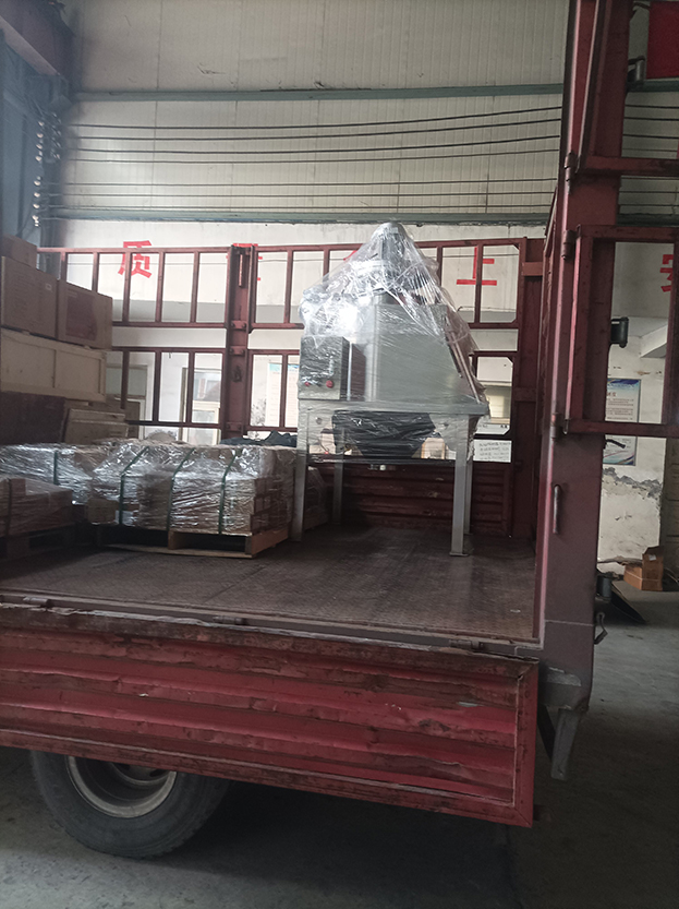 真空上料機、網(wǎng)架等發(fā)貨