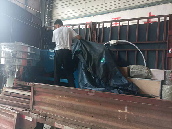 直線篩、旋振篩、崩網(wǎng)工裝發(fā)貨