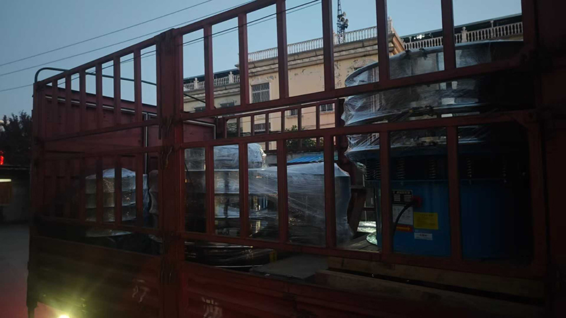 旋振篩、振動平臺等全部發(fā)貨