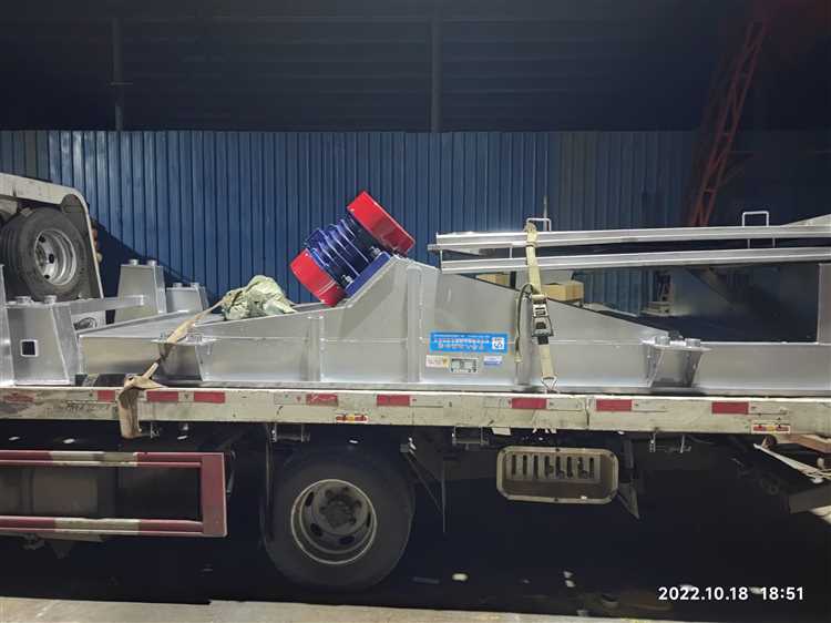 直線篩、直排篩、旋振篩、振動(dòng)平臺(tái)等設(shè)備集中發(fā)貨