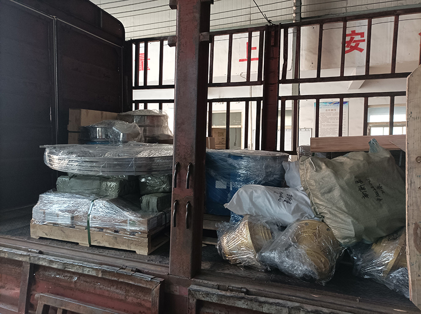 密封膠條、電機、網(wǎng)架等發(fā)貨