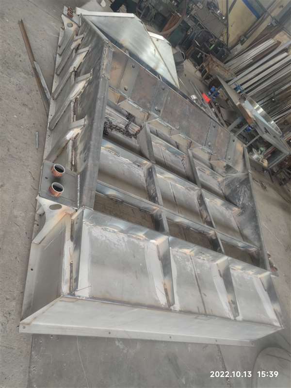 直線振動篩、除塵器、皮帶輸送機、旋振篩、振動平臺加班加點制作中