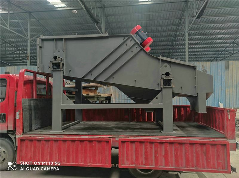 湖南1030脫水篩裝車發(fā)貨現(xiàn)場