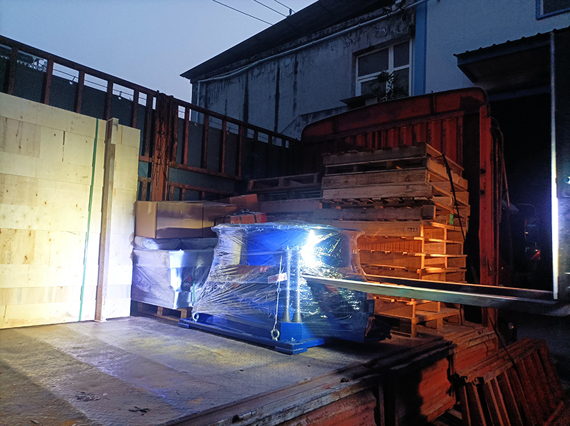 搖擺篩、平臺(tái)、網(wǎng)架等發(fā)貨